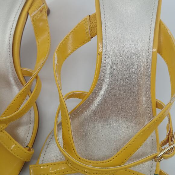 East 5th Yellow Patent Y2K Strappy Heel Sandals Womens 8M Preppy Chic Bold Retro - Picture 3 of 9